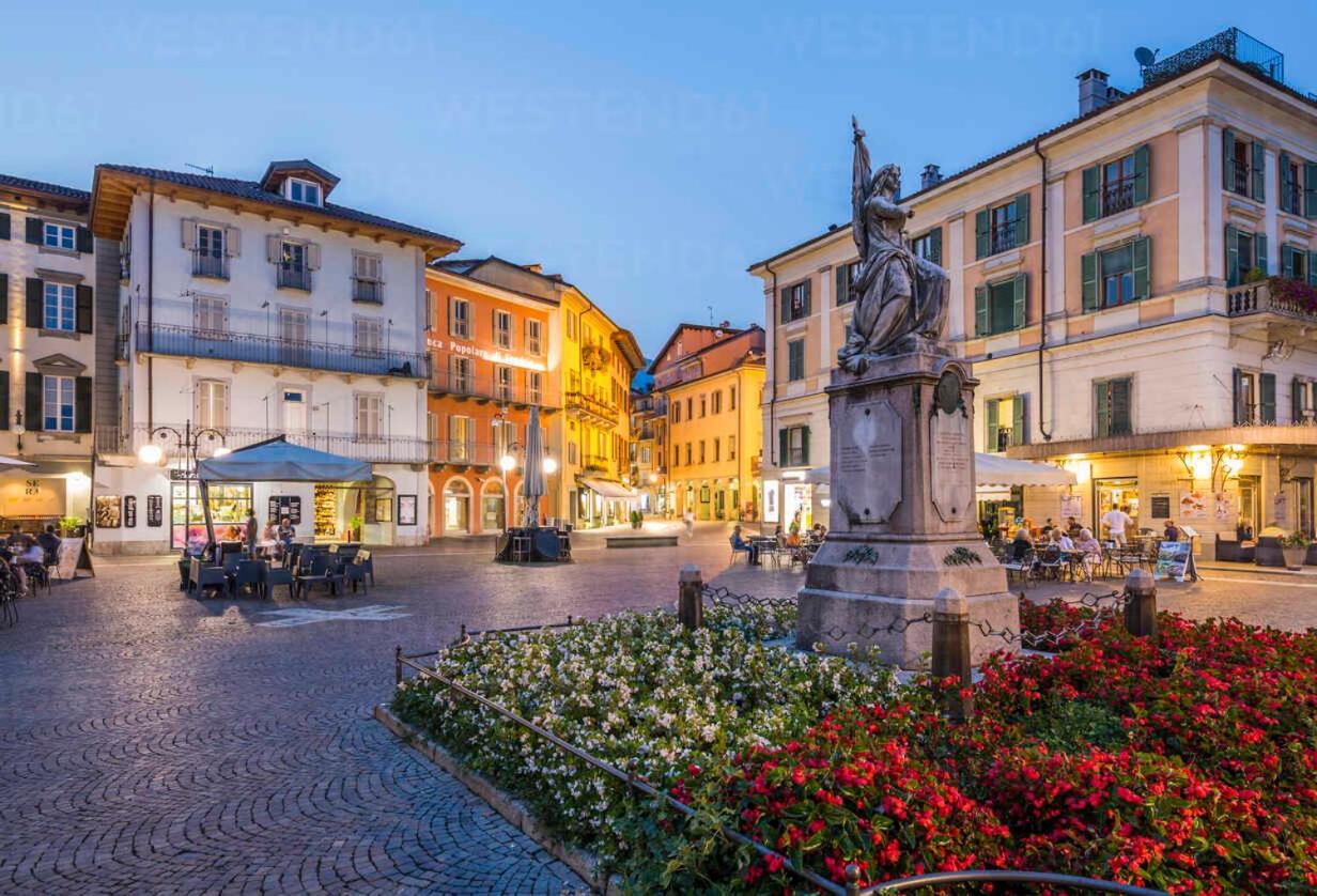 Attico Vistalago - Centro Citta Verbania Luaran gambar