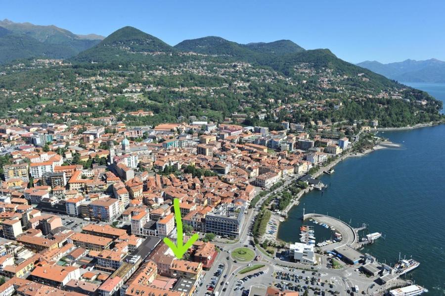 Attico Vistalago - Centro Citta Verbania Luaran gambar